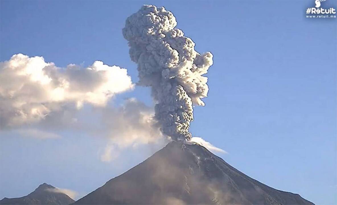 La dramática erupción del volcán Colima en 20 segundos El Nuevo Herald