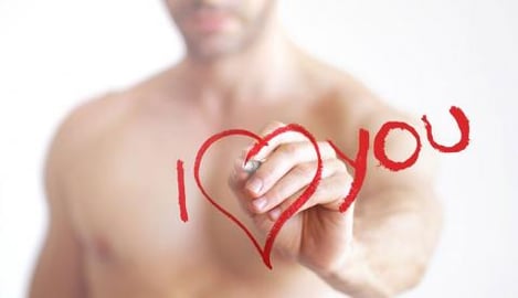 4 Signs That Your Man Loves You For Real