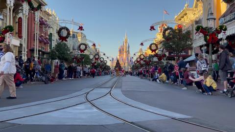 Christmas - Magic Kingdom - Mickey - Once Upon a Christma...