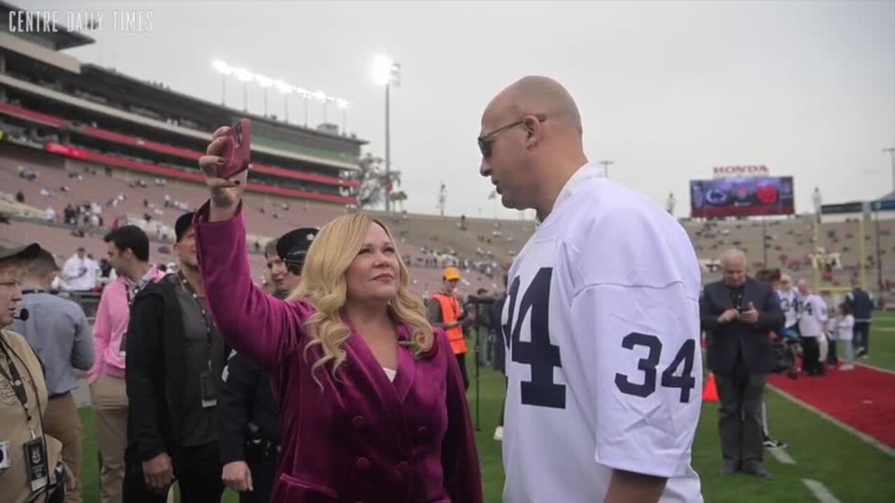 Penn State honors Franco Harris at the Rose Bowl