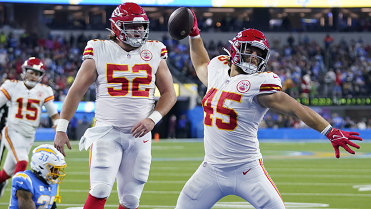 Thursday Night Football: Patrick Mahomes throws walkoff overtime touchdown  in thrilling Kansas City Chiefs win over Los Angeles Chargers