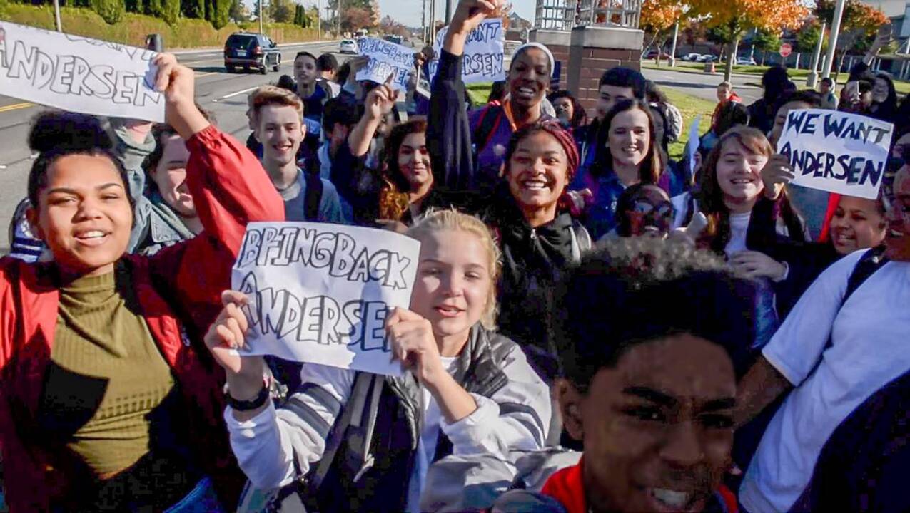 Students Protest Suspension Of A Mount Tahoma Teacher 