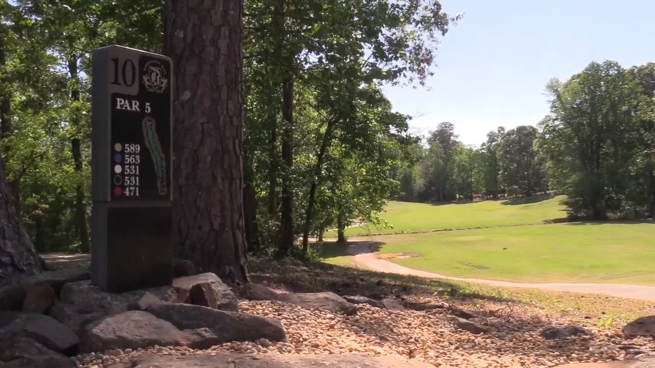Neighborhood homeowners help bring back Macon golf course after it