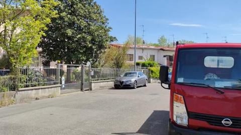 INCENDIO GENERICO _ ARRIVO MEZZI VVF ( FOTO E VIDEO )   R...