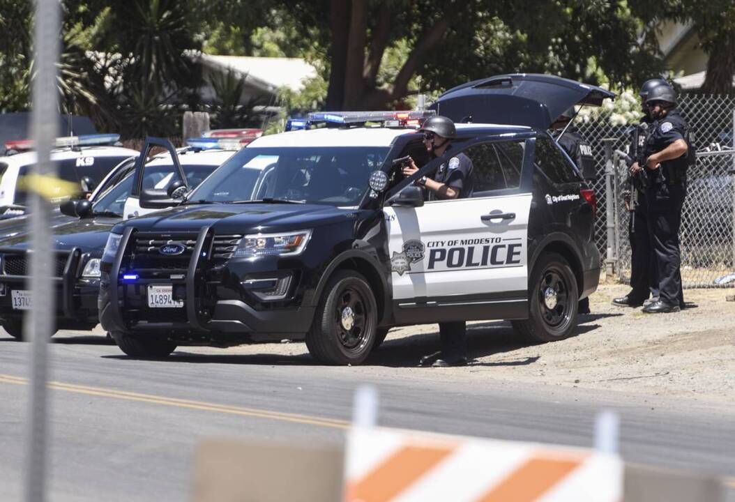 Modesto police officers arrest attempted homicide suspect, give K9 a lift Kansas City Star