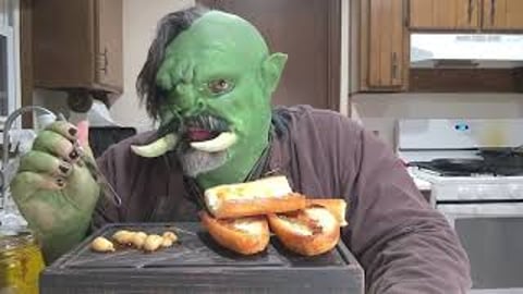 Orc makes fancy garlic (Garlic confit)