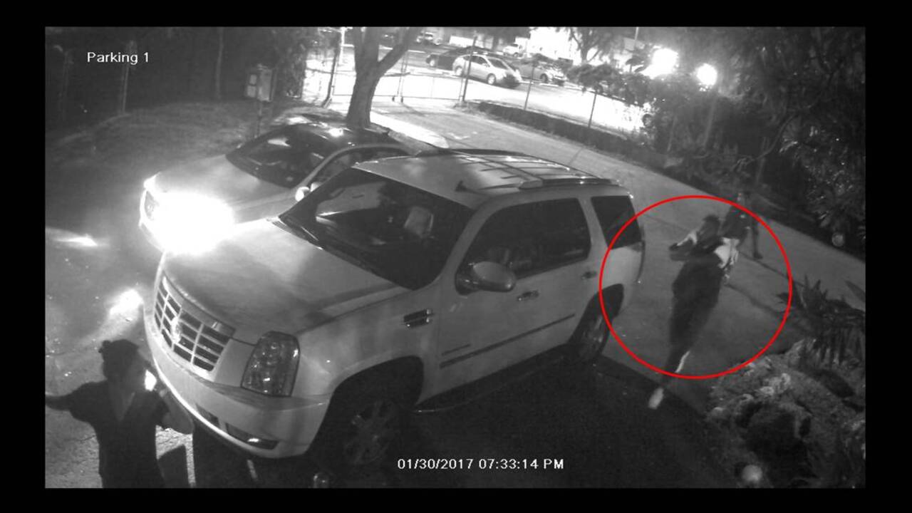 Dramatic Video Shows Woman Being Robbed At Gunpoint In Nw Miami Dade