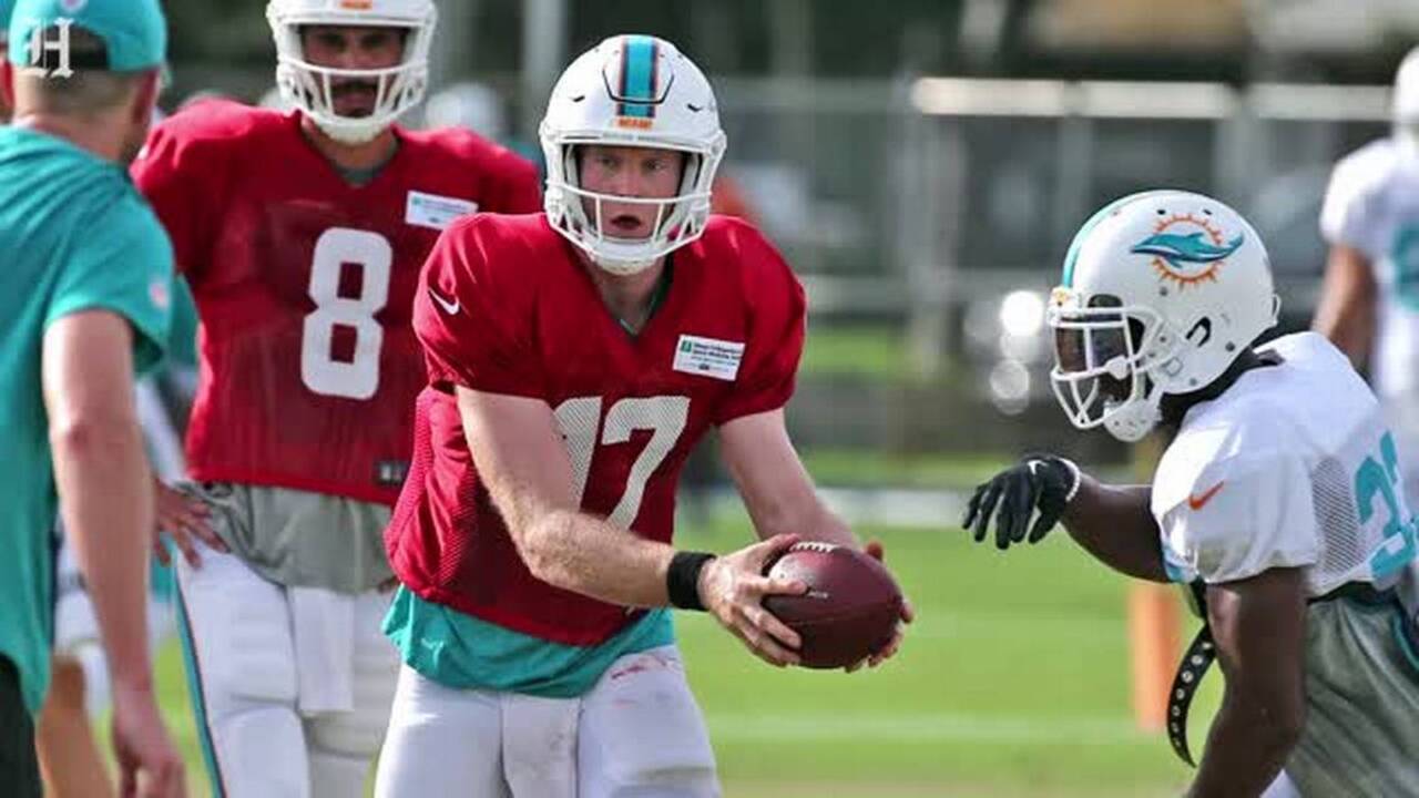 Dolphins QB Tannehill practicing without a knee brace, confident