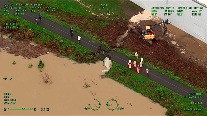 Green River levee breach sparks evacuations in King County (Video ...