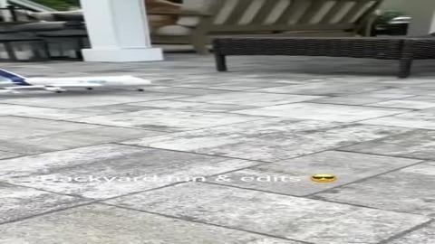 airbus a380 takeoff on small runway