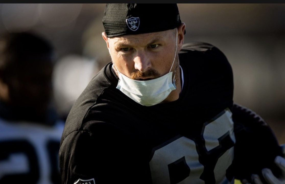 East Rutherford, New Jersey, USA. 6th Dec, 2020. Las Vegas Raiders tight  end Jason Witten (82) looks on during the NFL game between the Las Vegas  Raiders and the New York Jets