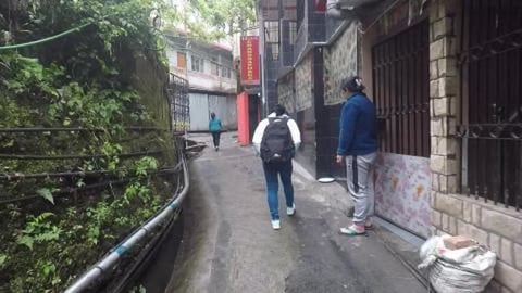 Walking Through Alleys of Darjeeling | West Bengal