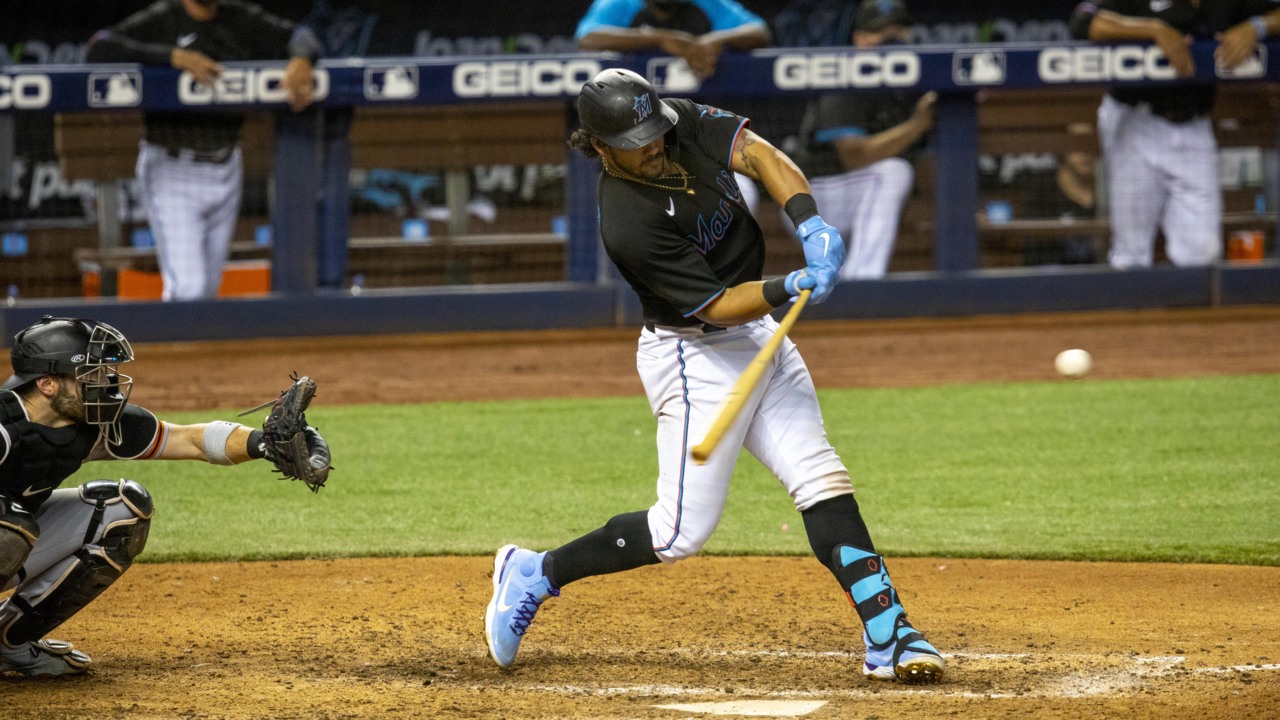 Alfaro helps Marlins rally in 9th, 10th to beat Giants 7-6 - The