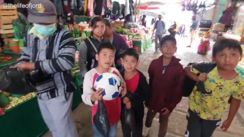 GIVING AWAY FOOTBALLS in MEXICO |  Road to Qatar 2022