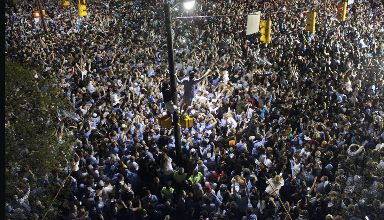 UNC basketball fans celebrate National Championship on Franklin Street