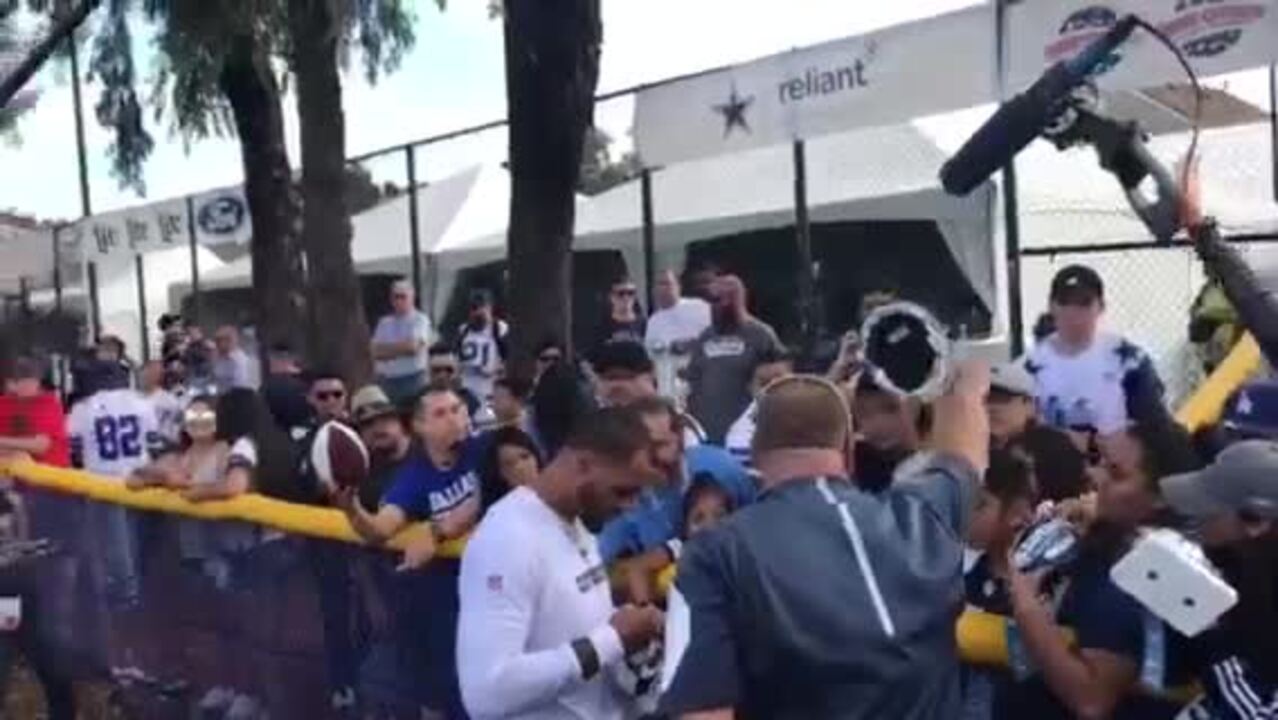 Dallas Cowboys tight end Jason Witten (82) wears a Salute to Service hat  before an NFL