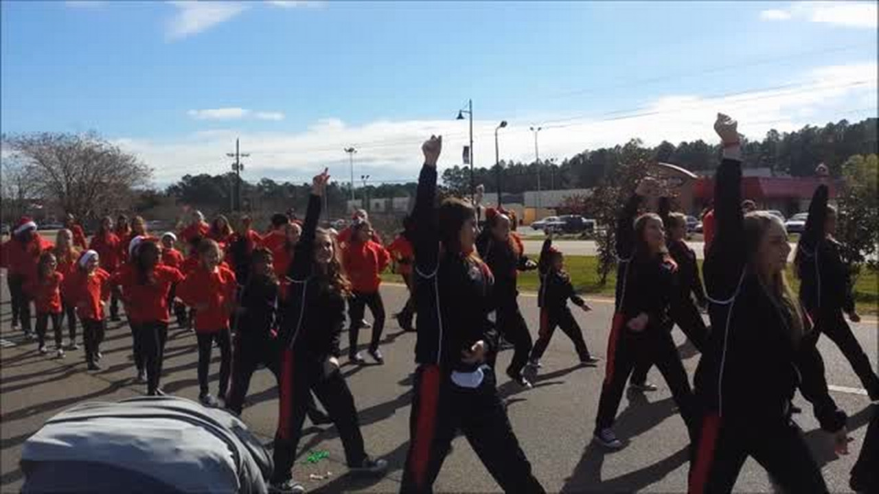 Video Santa rides in firetruck at Gautier Christmas parade Biloxi