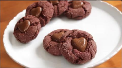 Red Velvet Heart Sugar Cookies | SweetTreats