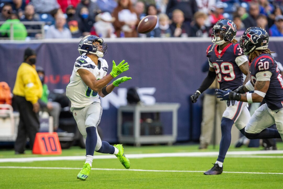 Seahawks down Texans 33-13, win 2nd straight