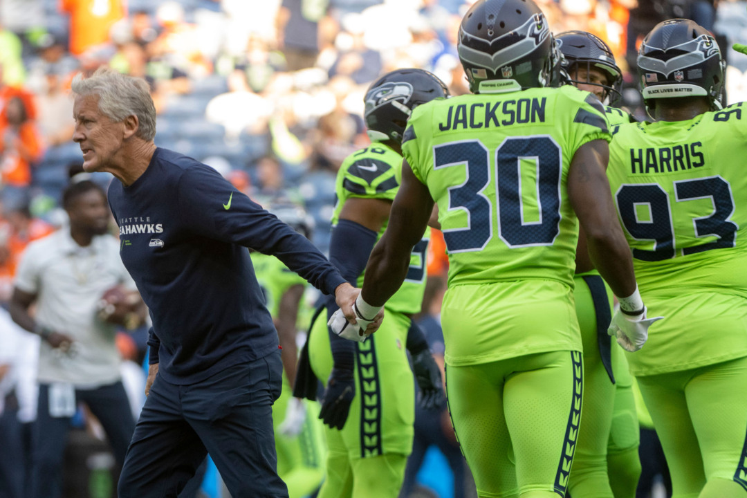 How the Seahawks beat the Broncos in Week 1 thanks to crowd noise - Field  Gulls