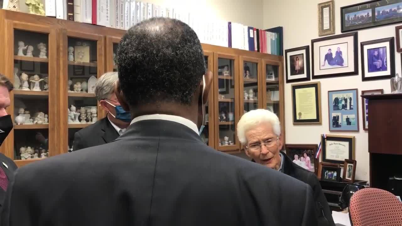 HUD Secretary Ben Carson visits Mission Arlington Fort Worth Star