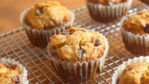 Chocolate Chunk Pumpkin Muffins | SweetTreats