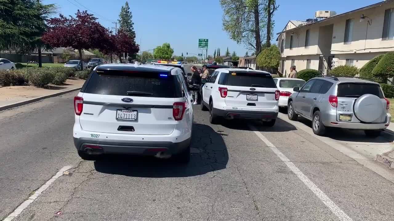 Sheriff’s deputies arrest armed man after Fresno pursuit | Fresno Bee