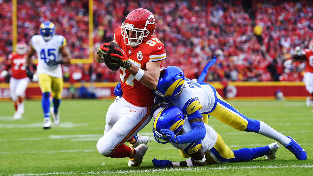 Chiefs' Skyy Moore still punt returner option after muffs