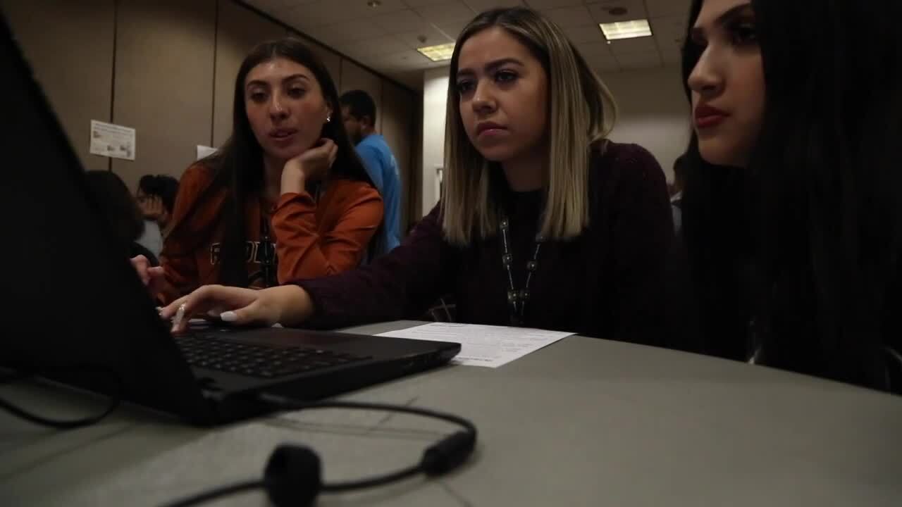 Idaho Hispanic Youth Leadership Summit prepares Latino kids for college