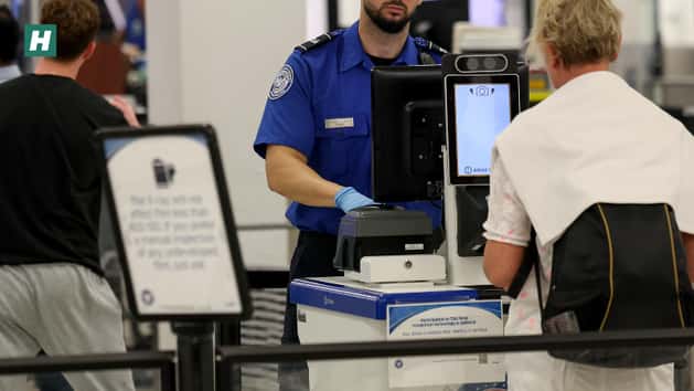 Gate Agents Reveal The 11 Things They Never Do When They Fly | HuffPost ...
