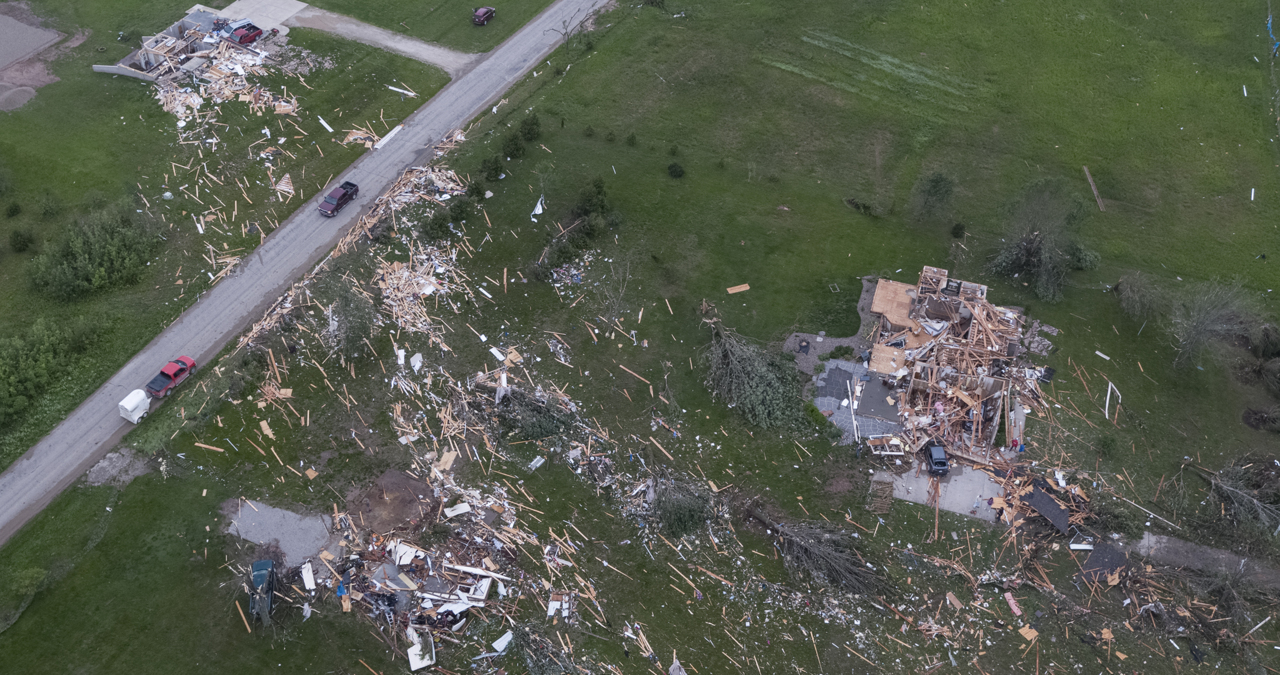 Tornado leaves path of destruction through Linwood, Kansas Wichita Eagle