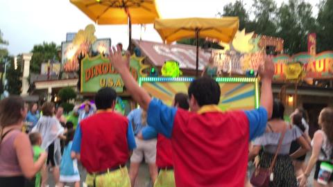 Donald's Dino Bash Dance Party in DinoLand - Animal Kingd...