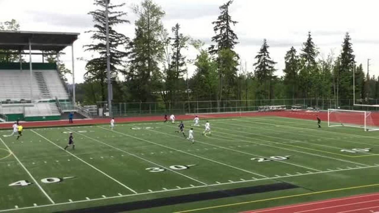 Freekick confusion ends Puyallup’s soccer season, 21, in first round