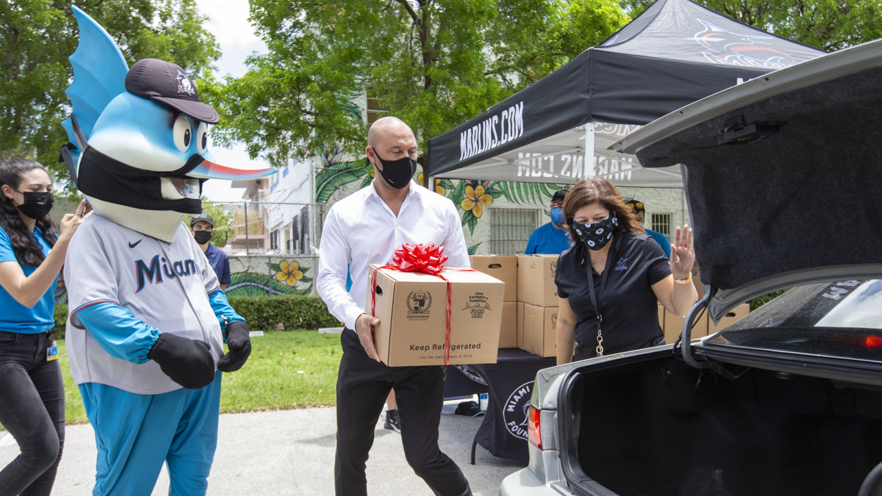 Marlins lift mask mandate at loanDepot Park, open stadium to full