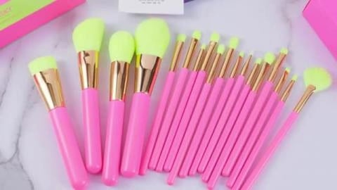 awesome fashion brush 