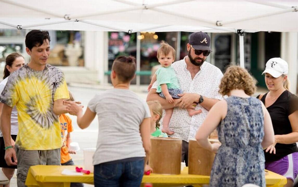 Ingleside Village merchants dish up ice cream to benefit Macon