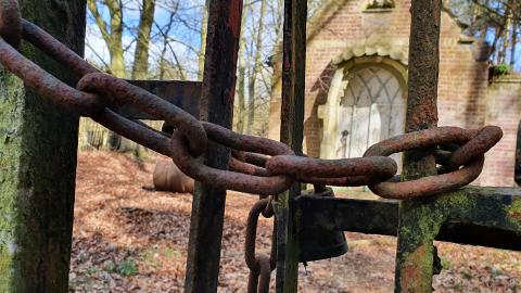 UNTOUCHED CREEPY ABANDONED CHAPEL! MUST SEE