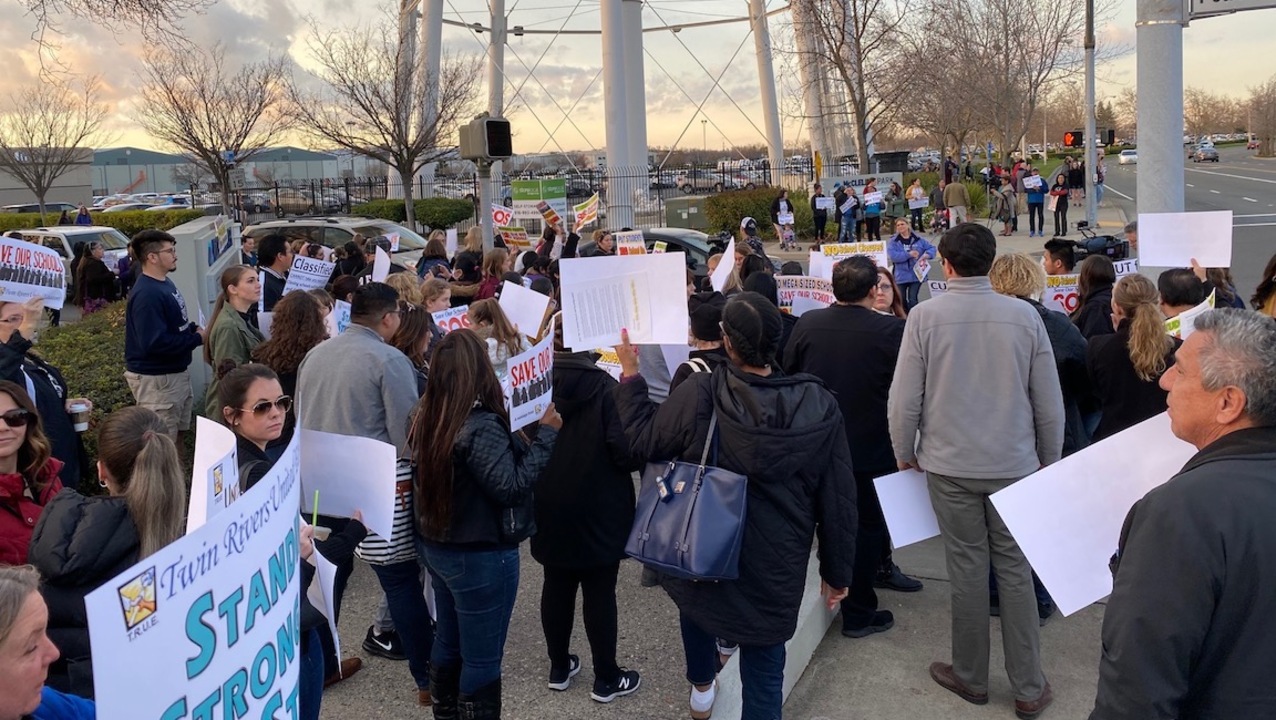 Twin Rivers Unified school board votes to keep schools open Sacramento Bee
