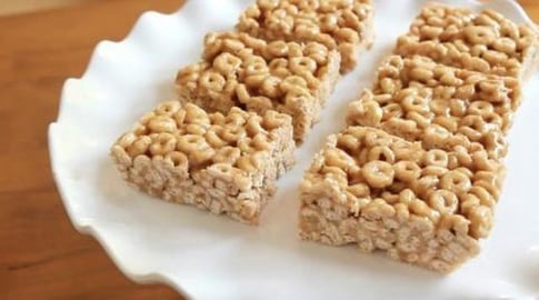 5 ingredient No Bake Peanut Butter Cheerio Bars | A Back ...
