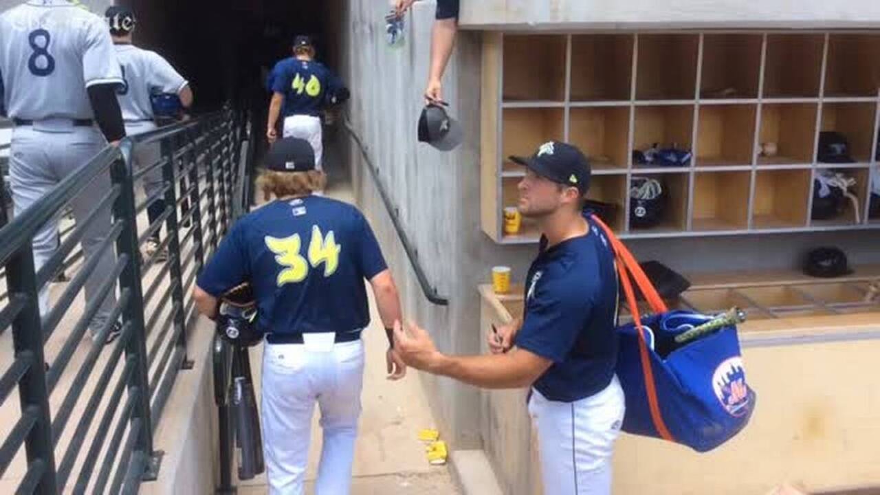 Columbia Fireflies publish photo of Tim Tebow in Fireflies jersey, Archive