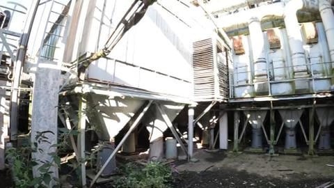 POV CLIMBING ABANDONED FACTORY... SCARY