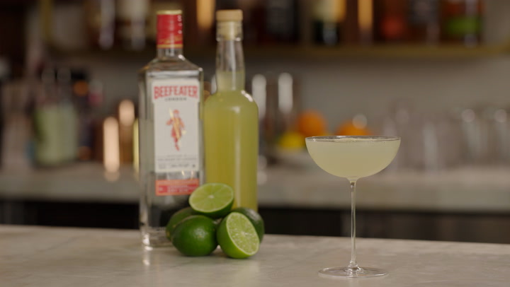 How to Make a Gimlet, the Gin and Lime Cordial Cocktail That's Perfect for Spring