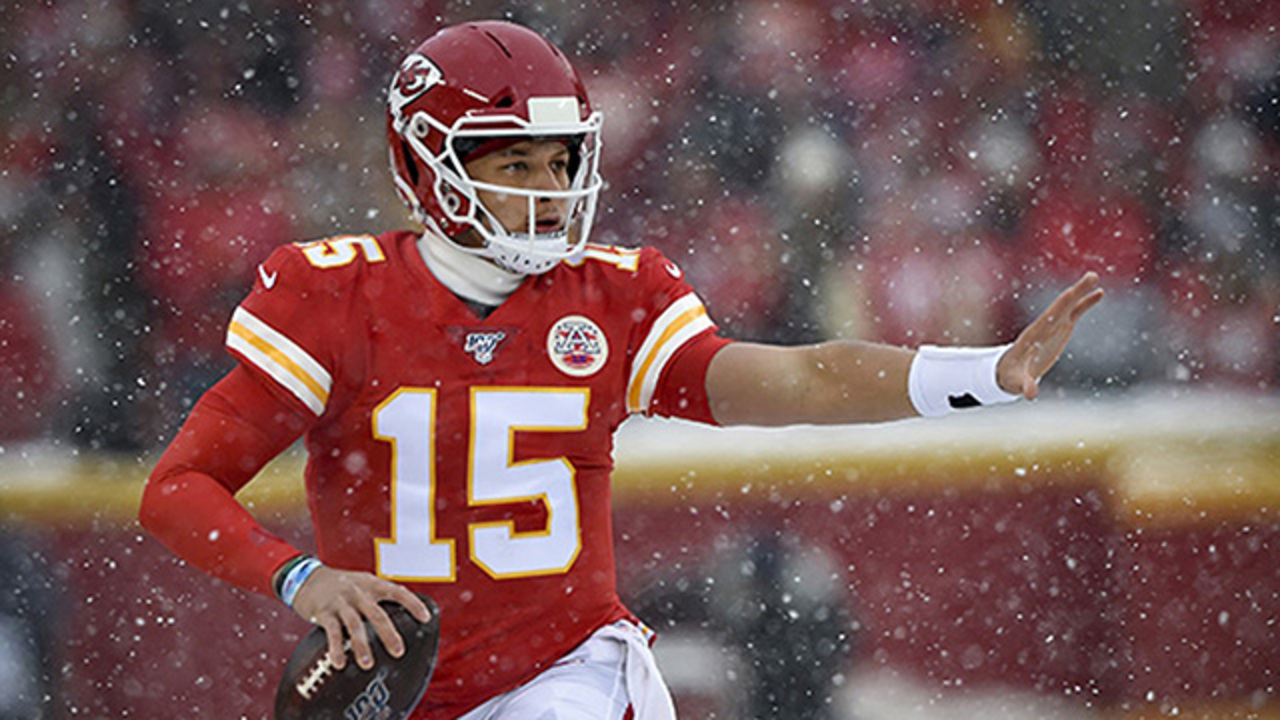 Chiefs' Patrick Mahomes, who endorses Adidas, covered up Nike