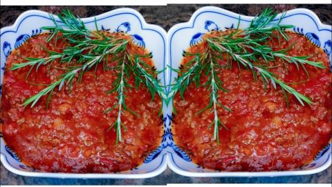 How To Make Bolognese Sauce, Original Italian Style. (Slo...