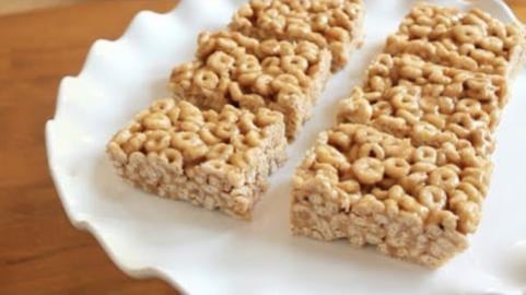 5 ingredient No Bake Peanut Butter Cheerio Bars | Back to...