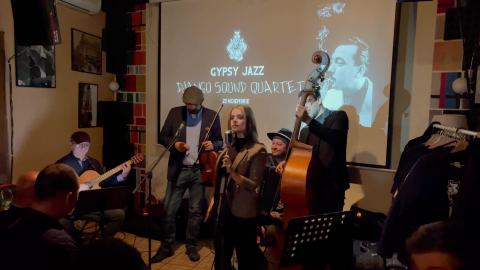 Why Dont You Do Right - Daria Stefan & Django Sound - Liv...