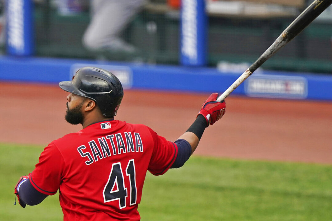 Carlos Santana receives standing ovation in first at-bat back in Cleveland  - Covering the Corner