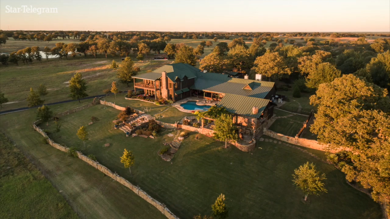 Ranch of NFL quarterback legend in Thackerville OK for sale Fort
