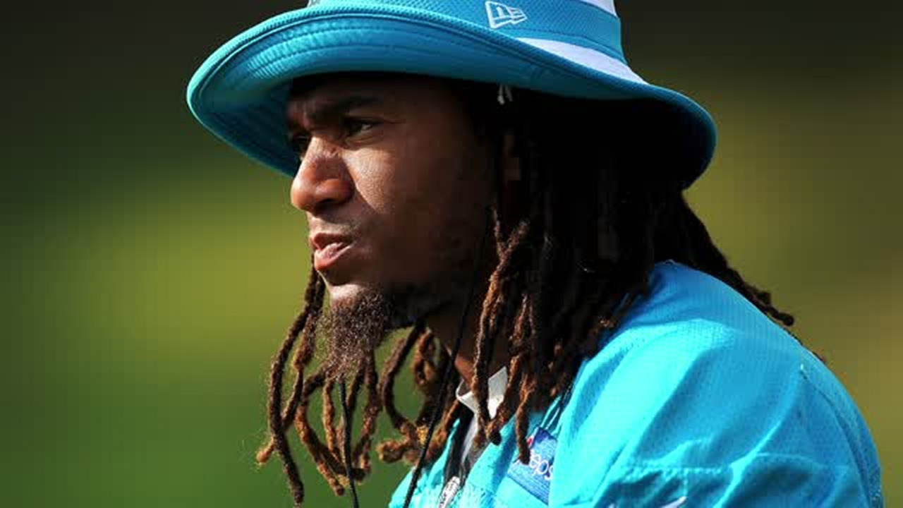 Carolina Panthers linebacker Shaq Thompson (7) on defense during an NFL  football game against the Washington Football Team, Sunday, Nov. 21, 2021,  in Charlotte, N.C. (AP Photo/Brian Westerholt Stock Photo - Alamy