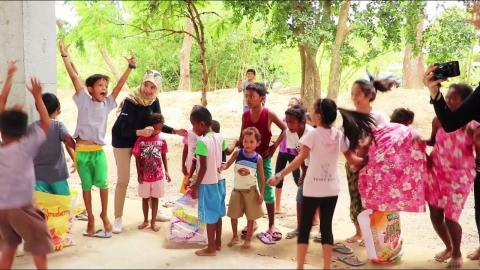 We Gave School Supplies to Kids in the Philippines